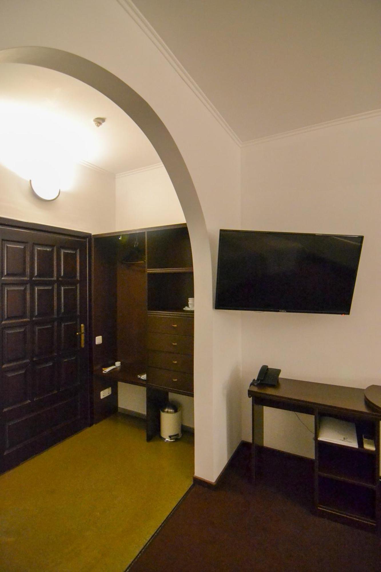 Knyazha Hora Hotel Kaniv Room photo